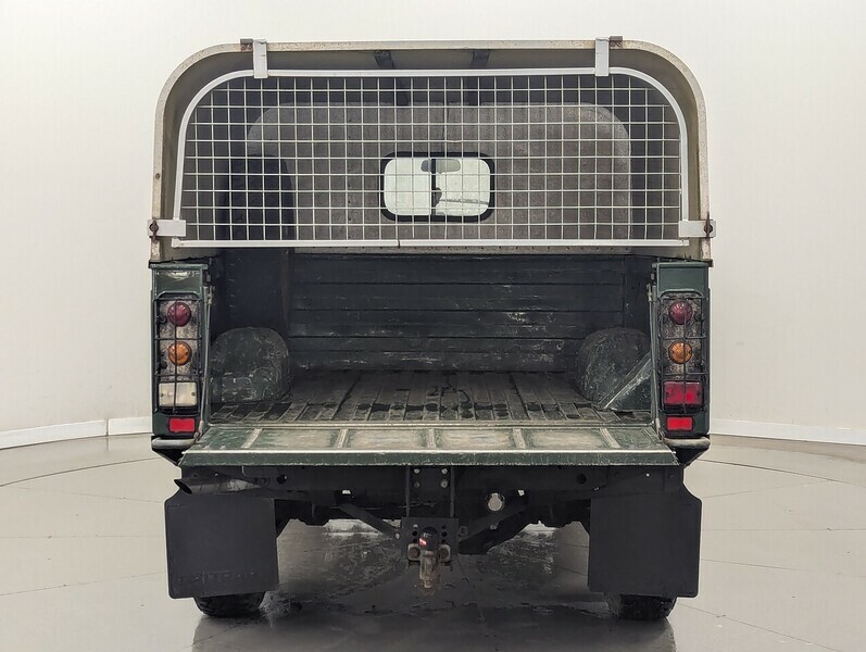 Land Rover Defender 110 Suv Green #8