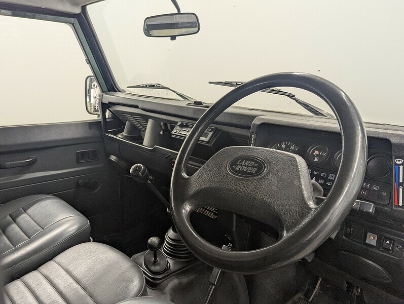 Land Rover Defender 110 Suv Green #3