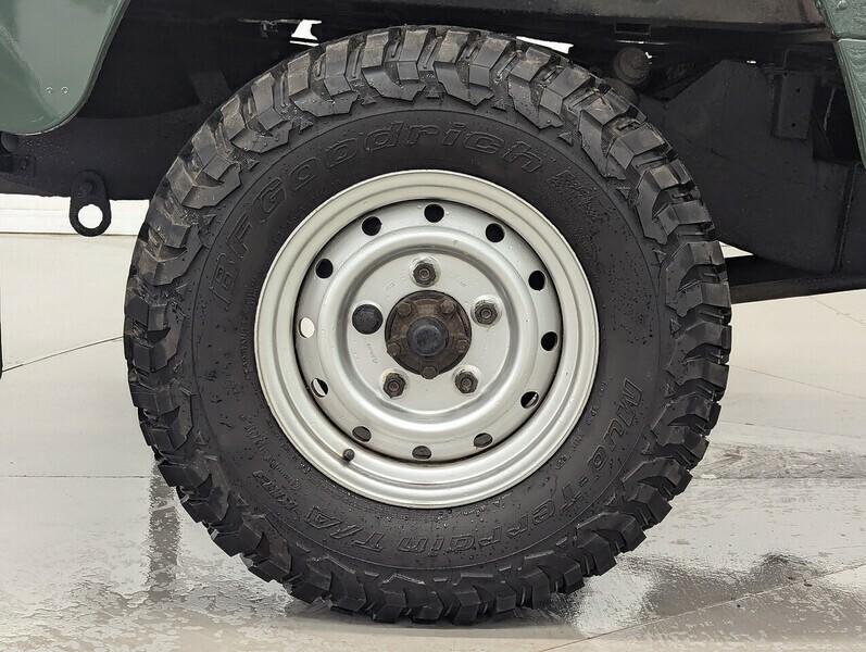 Land Rover Defender 110 Suv Green #10