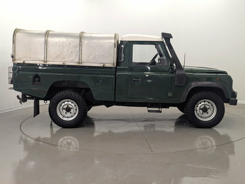 Land Rover Defender 110 Suv Green #2