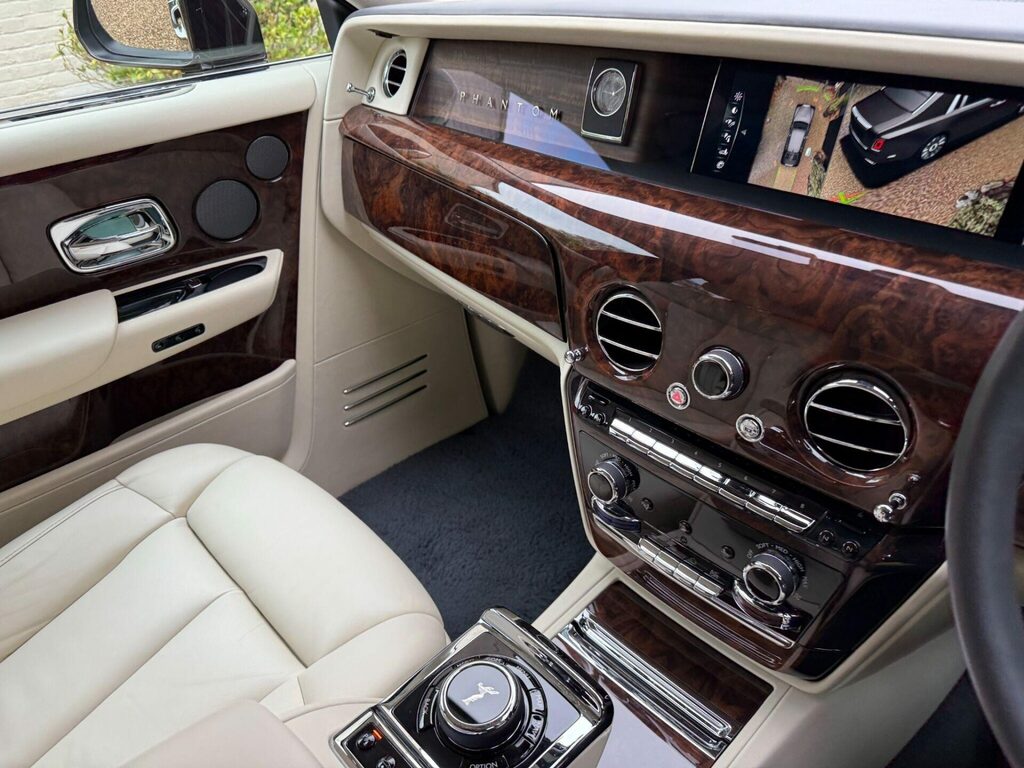 Rolls-Royce Phantom  Red #28