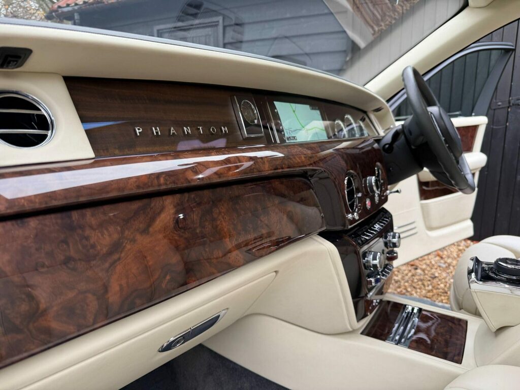 Rolls-Royce Phantom  Red #59