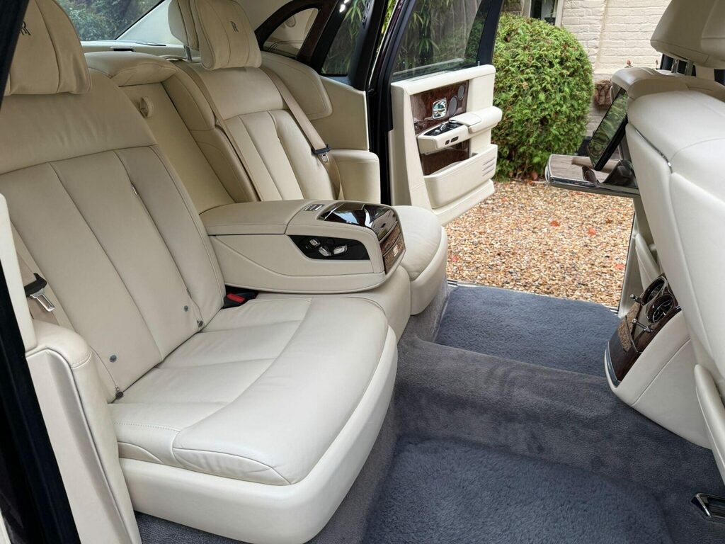 Rolls-Royce Phantom  Red #37