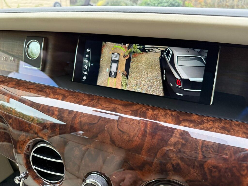 Rolls-Royce Phantom  Red #31