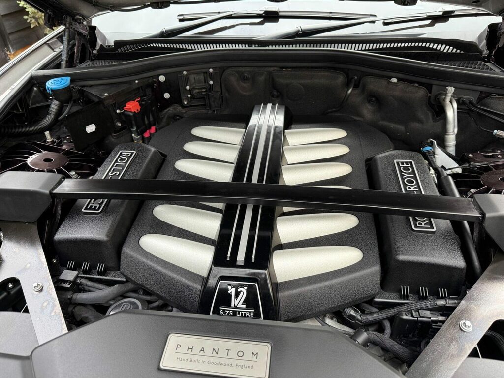 Rolls-Royce Phantom  Red #51