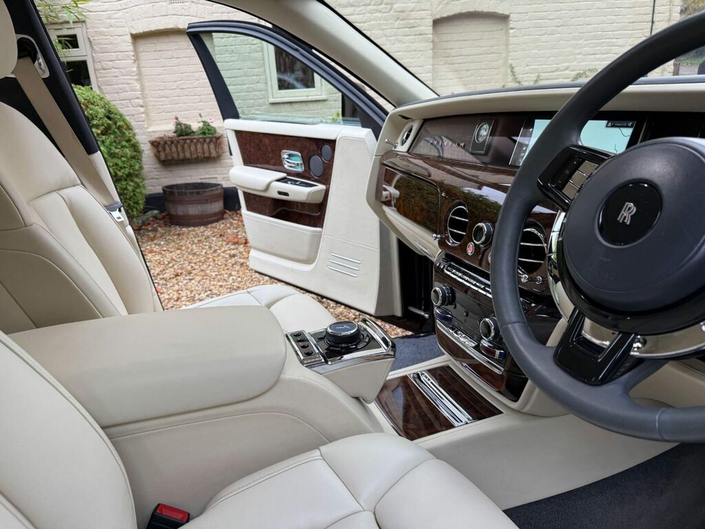 Rolls-Royce Phantom  Red #36