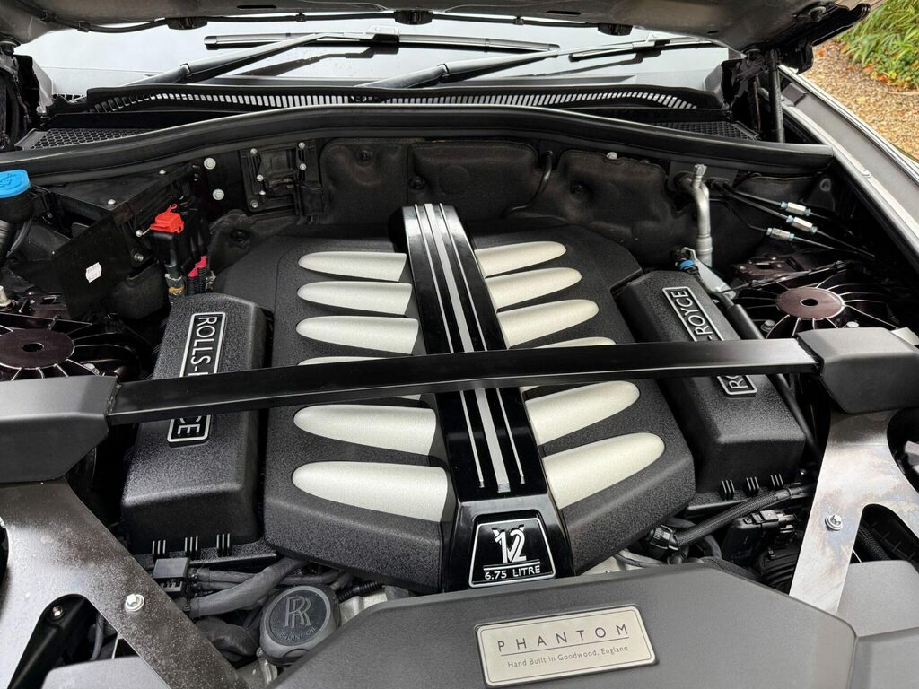 Rolls-Royce Phantom  Red #43