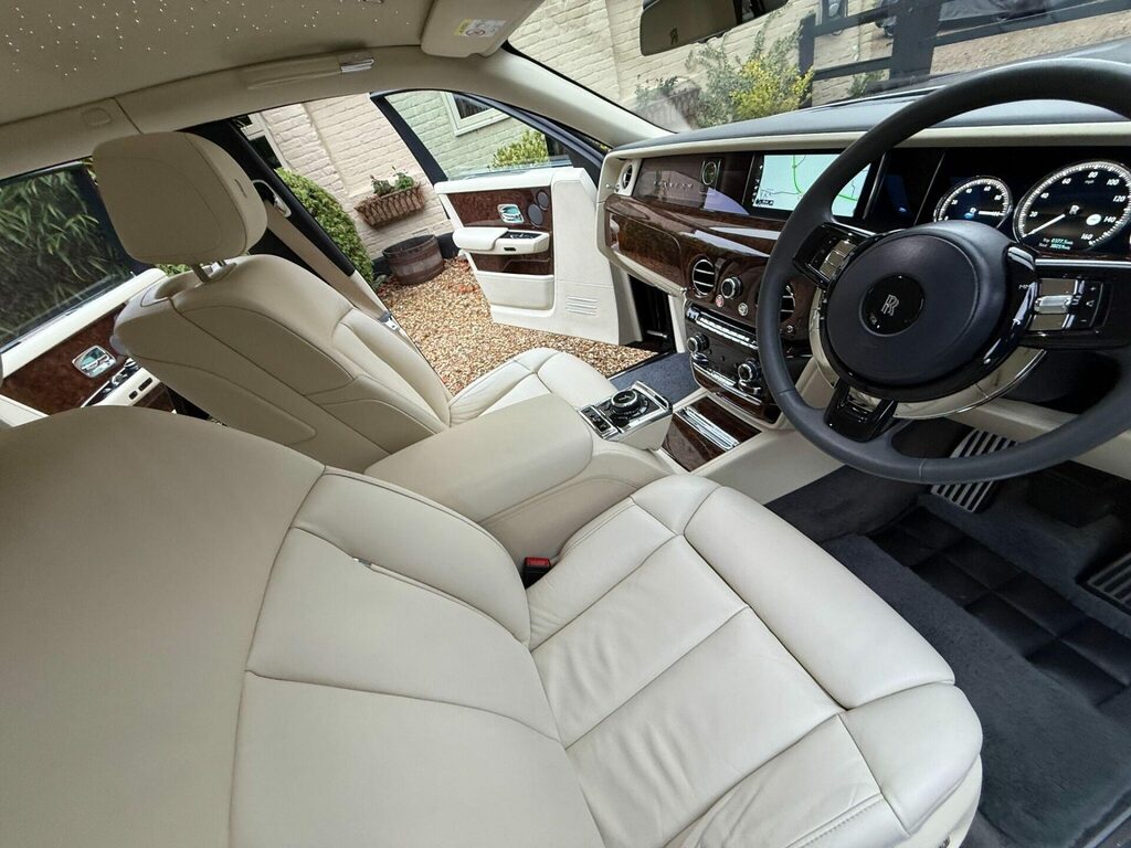 Rolls-Royce Phantom  Red #74