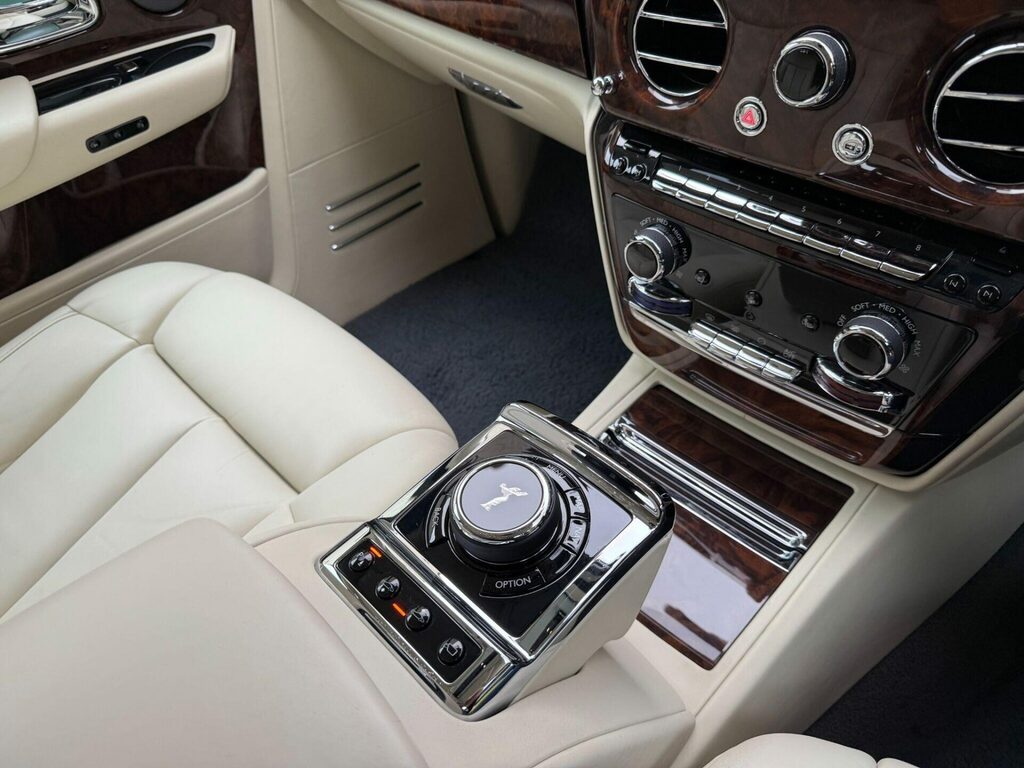 Rolls-Royce Phantom  Red #84