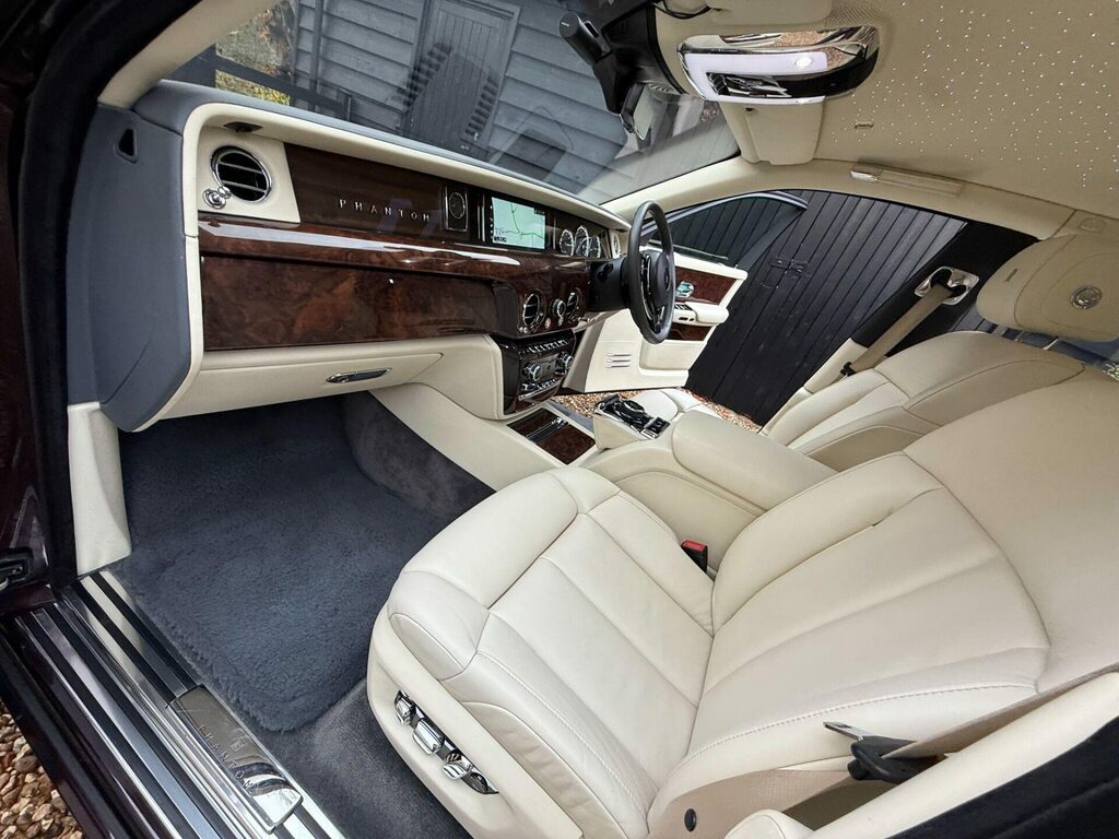 Rolls-Royce Phantom  Red #38