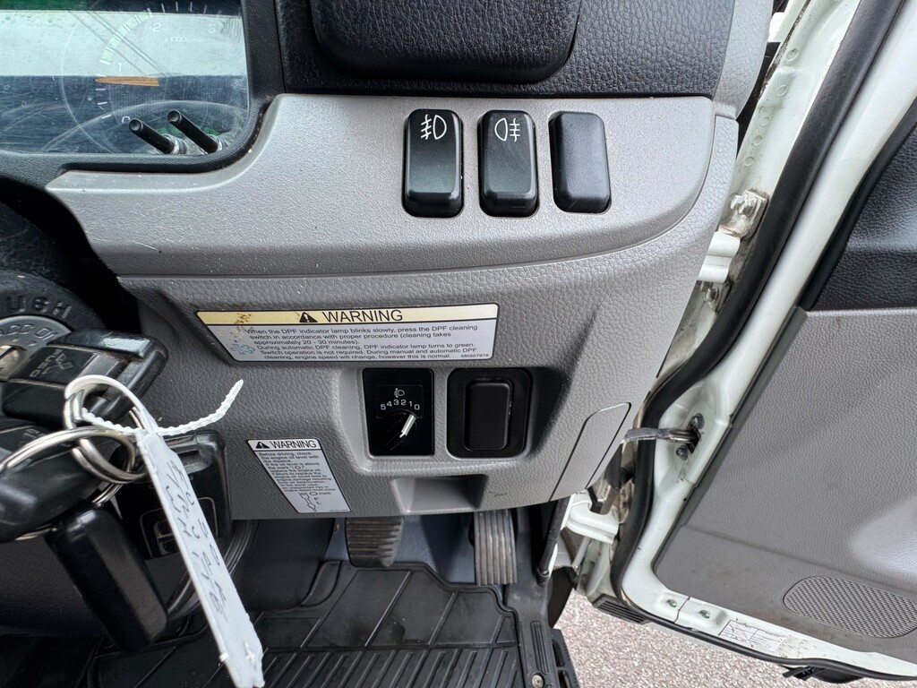 Mitsubishi Fuso Canter Canter White #12