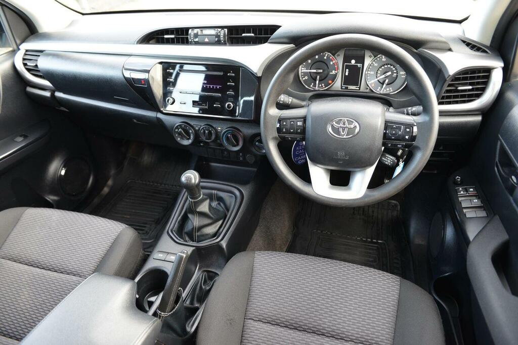 Toyota HILUX 2.4 D-4d Active 4Wd Euro 6 Ss White #2