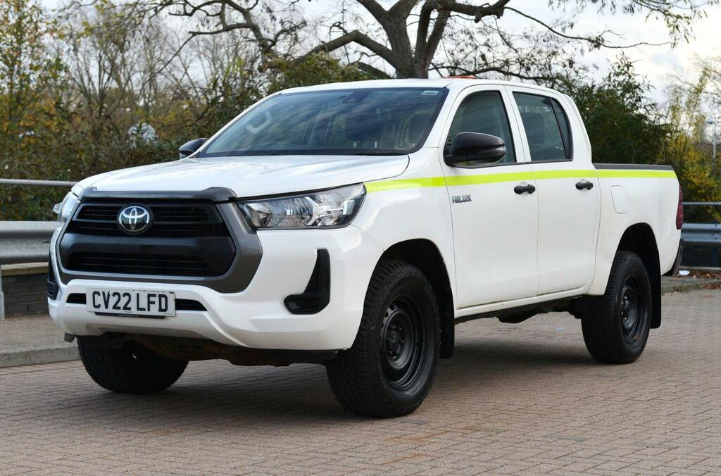 Toyota HILUX 2.4 D-4d Active 4Wd Euro 6 Ss White #3