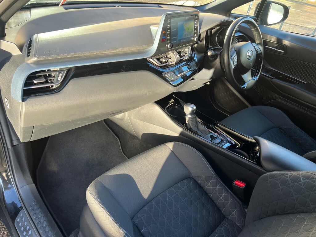 Toyota C-Hr Design Black #4