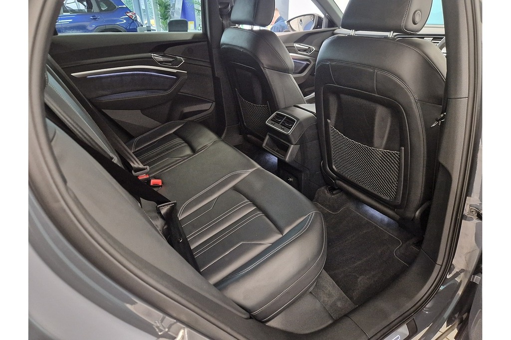 Audi Q8 e tron Audi Q8 Sportback Black Edition 55 E-tron Quattro Blue #53