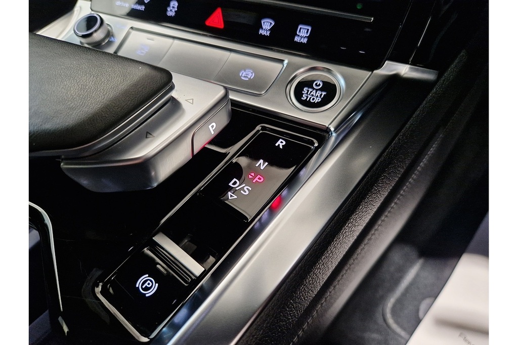 Audi Q8 e tron Audi Q8 Sportback Black Edition 55 E-tron Quattro Blue #43