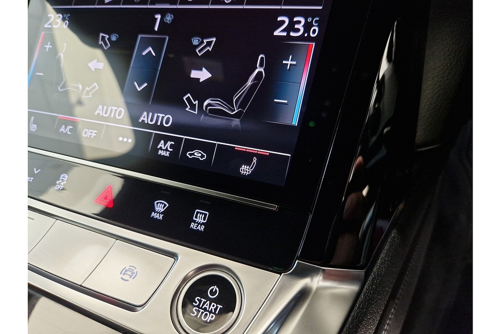 Audi Q8 e tron Audi Q8 Sportback Black Edition 55 E-tron Quattro Blue #40