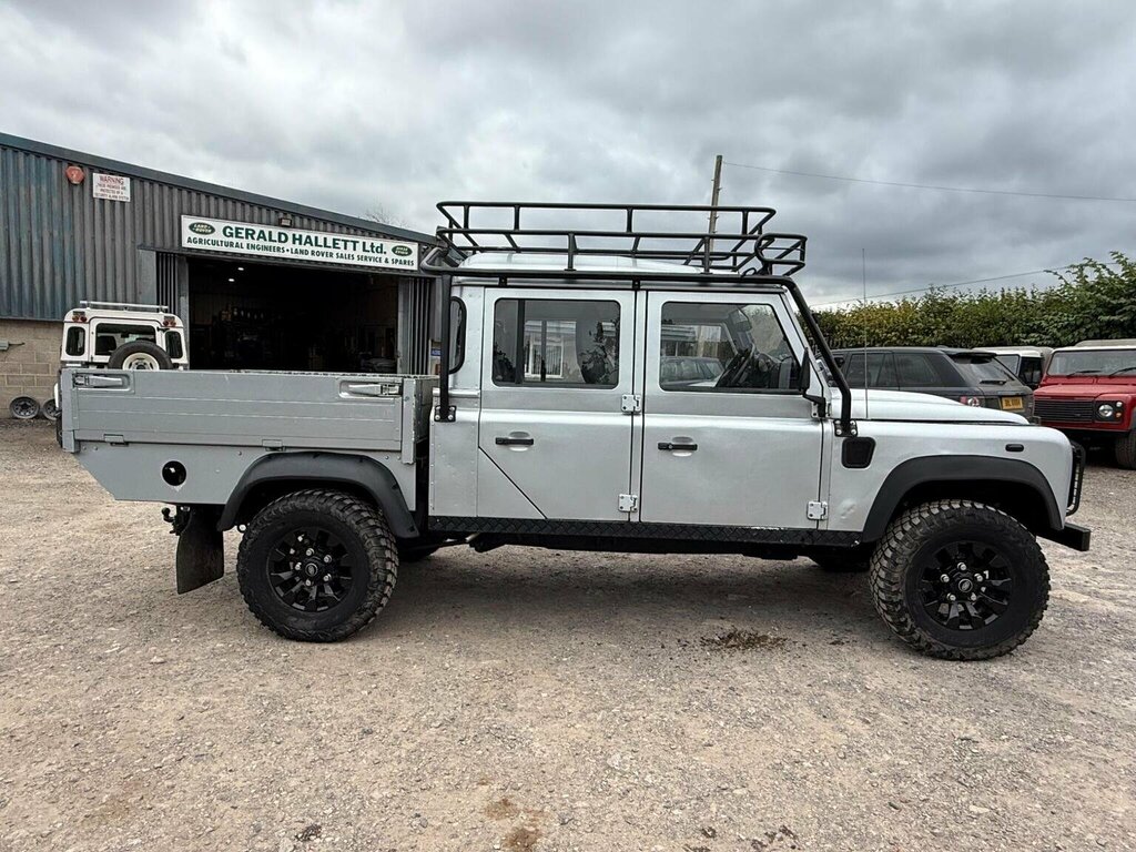 Land Rover Defender 130 130 2.4 White #5