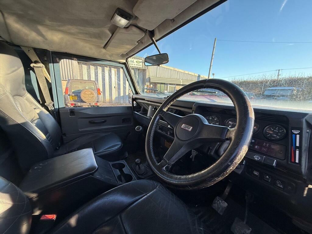 Land Rover Defender 90 Tdi White #10