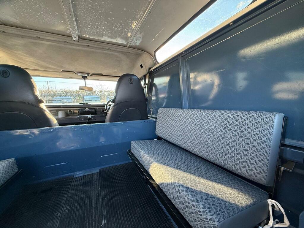 Land Rover Defender 90 Tdi White #15