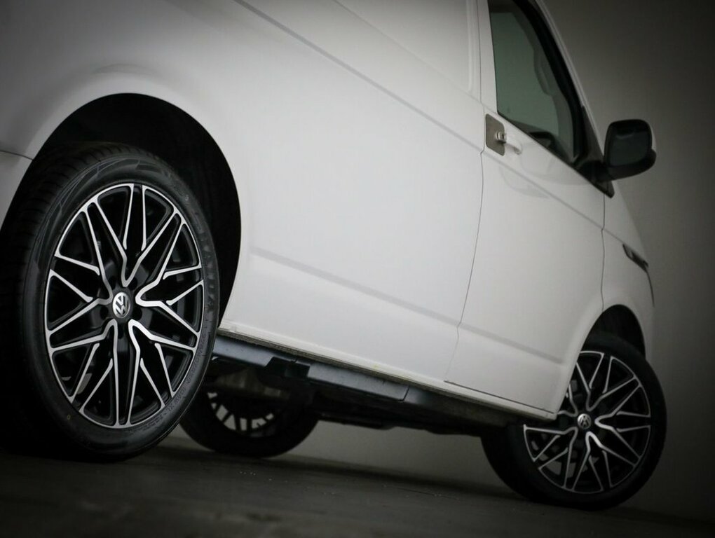 Volkswagen Transporter 2L Highline BP21WKA White #5