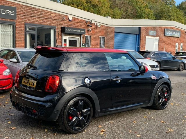 Mini Hatch 2.0 John Cooper Works HT18CYW Black #3
