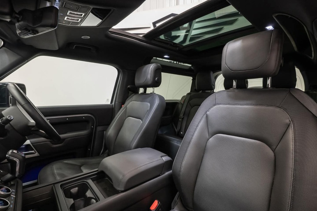 Land Rover 90 3.0 D300 X-dynamic Hse 4Wd #2