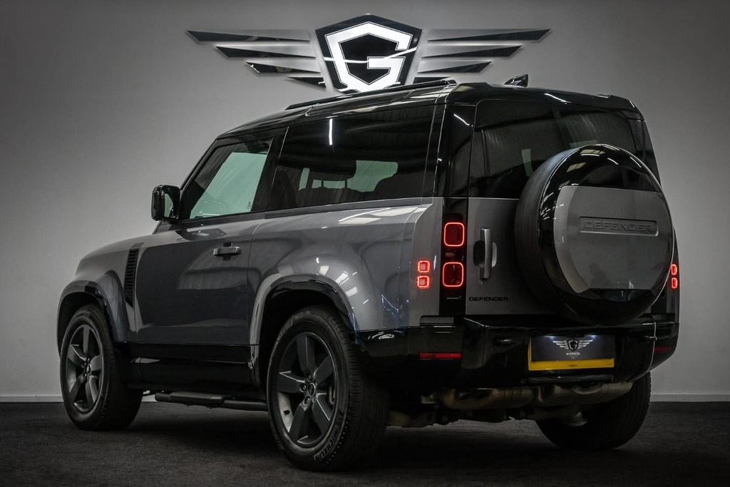 Land Rover 90 3.0 D300 X-dynamic Hse 4Wd
