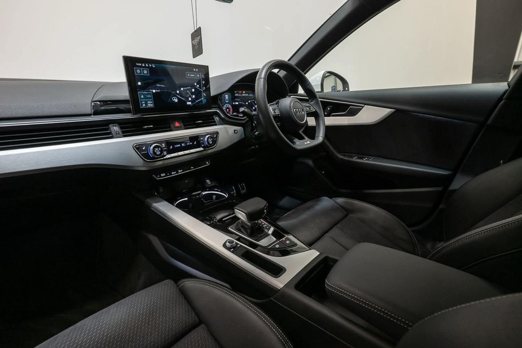 Audi A4 2.0 35 Tfsi S Line.   #2