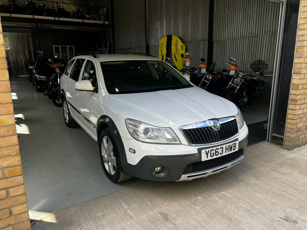 Skoda Octavia Scout Tdi Cr White #2