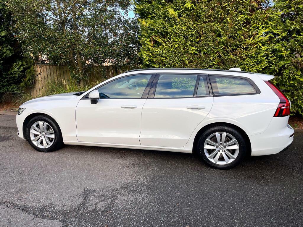 Volvo V60 2.0 D3 Momentum Euro 6 S S White #6