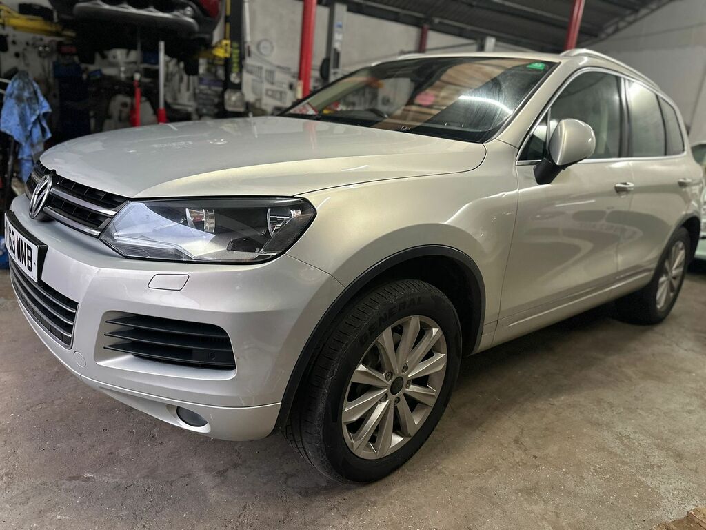 Volkswagen Touareg 3.0L V6 Se Tdi Bluemotion Technology Suv YY63WNB Silver #3