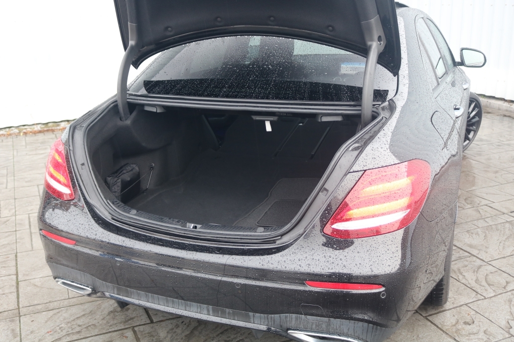 Mercedes-Benz E Class Saloon 2.0 KN70VVR Black #6