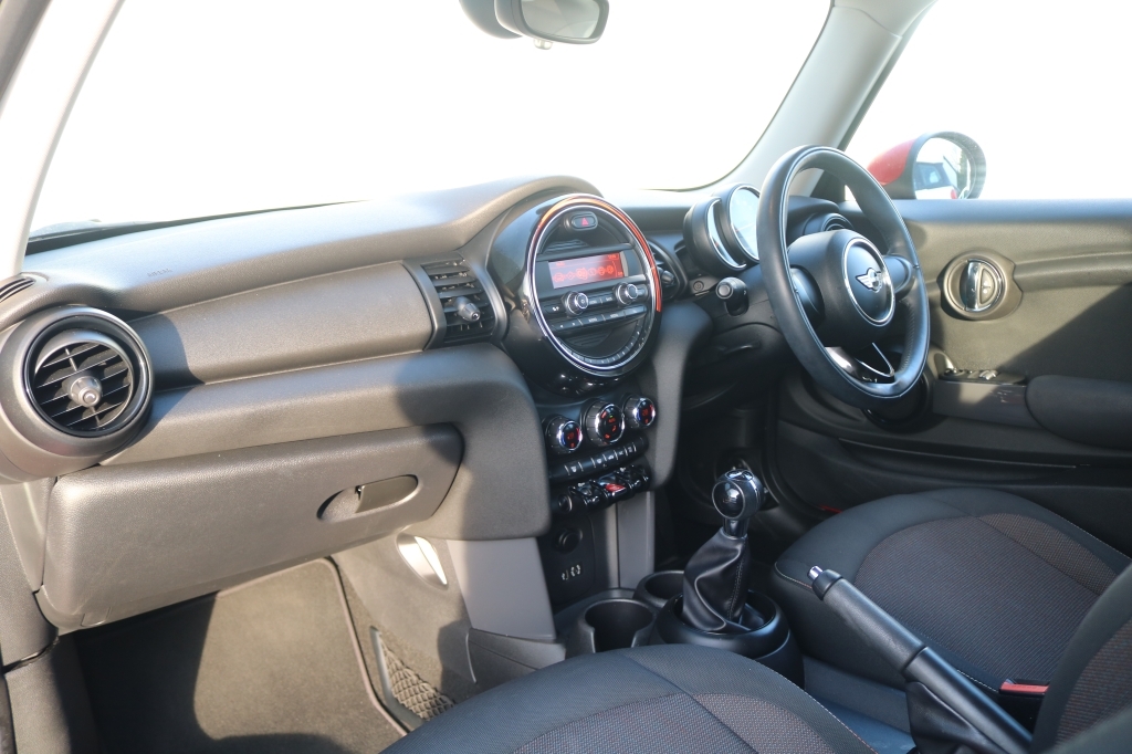 Mini Hatch Hatchback 1.5 One Red #3