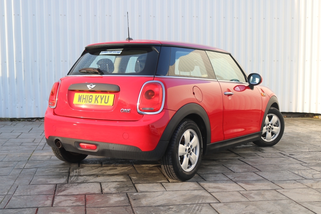 Mini Hatch Hatchback 1.5 One Red #4