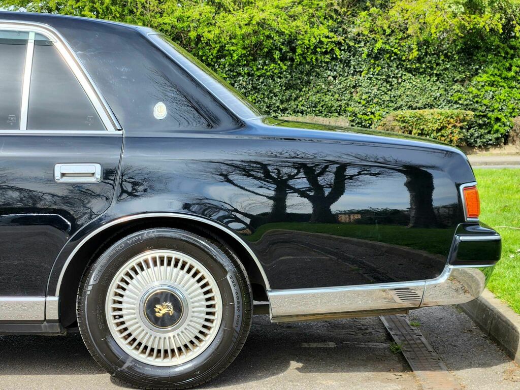 Toyota  2.7 White #77