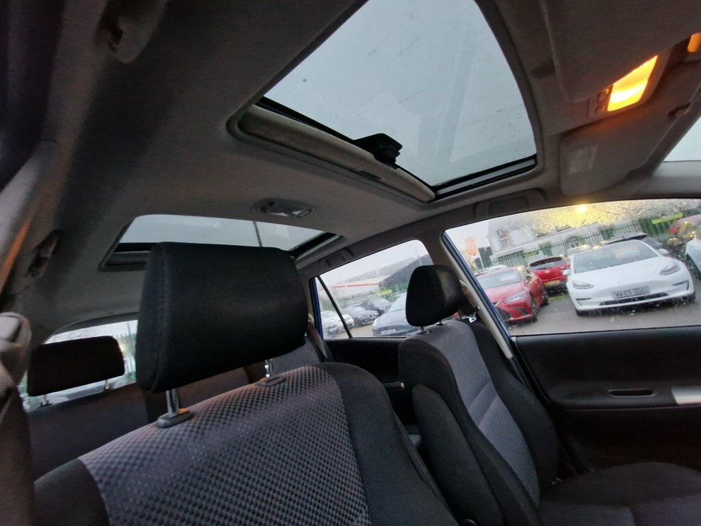 Toyota Corolla Verso  Red #30