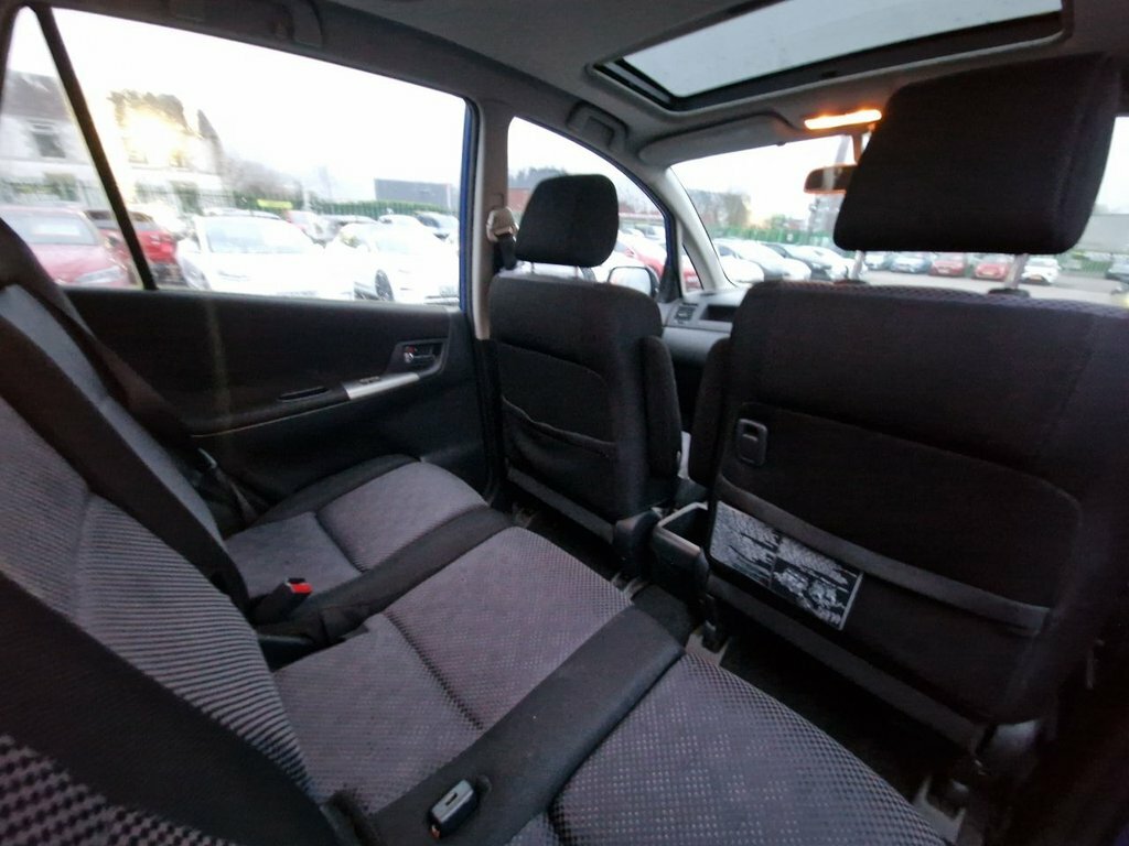 Toyota Corolla Verso  Red #27