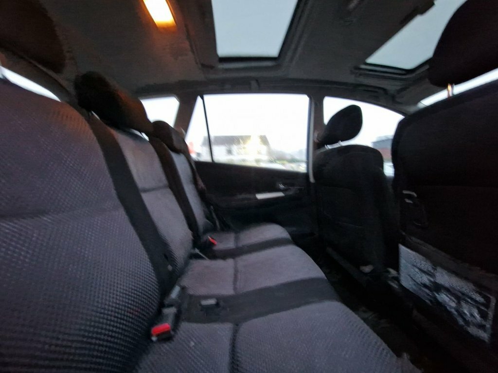 Toyota Corolla Verso  Red #28