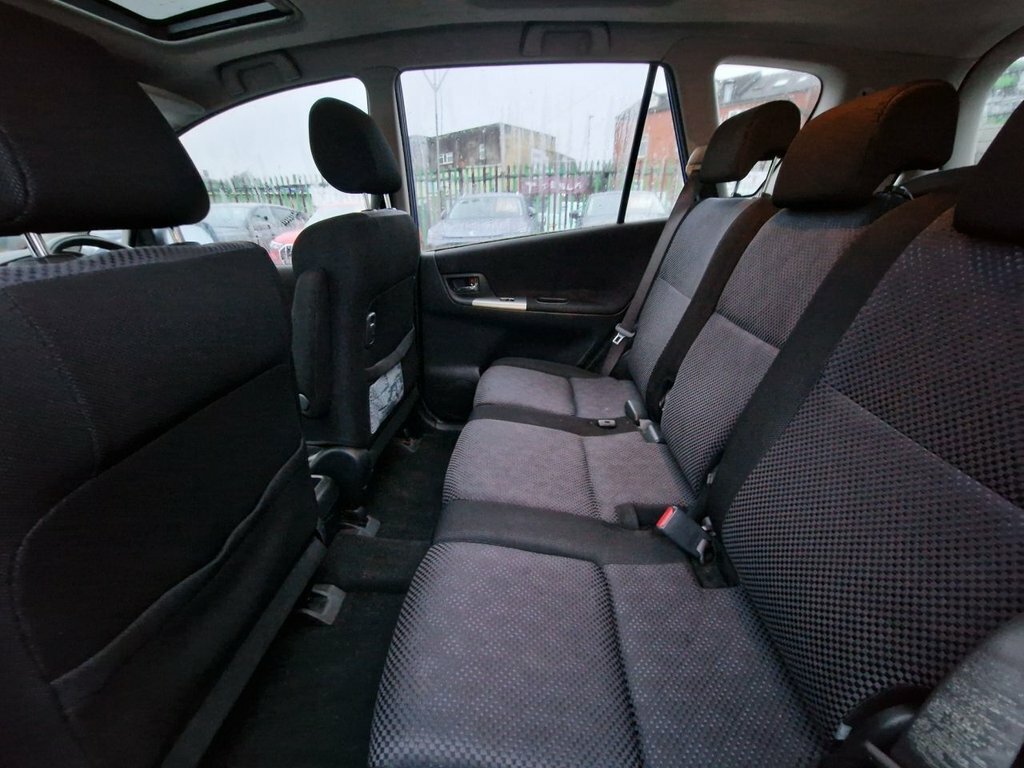 Toyota Corolla Verso  Red #20