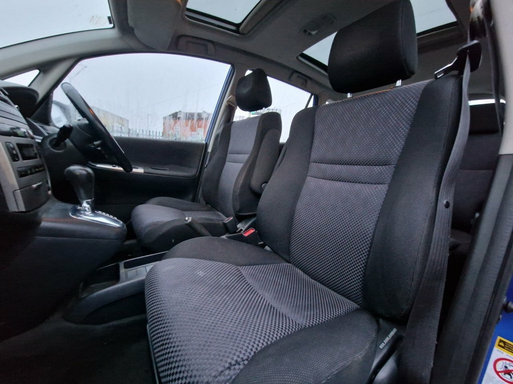 Toyota Corolla Verso  Red #18