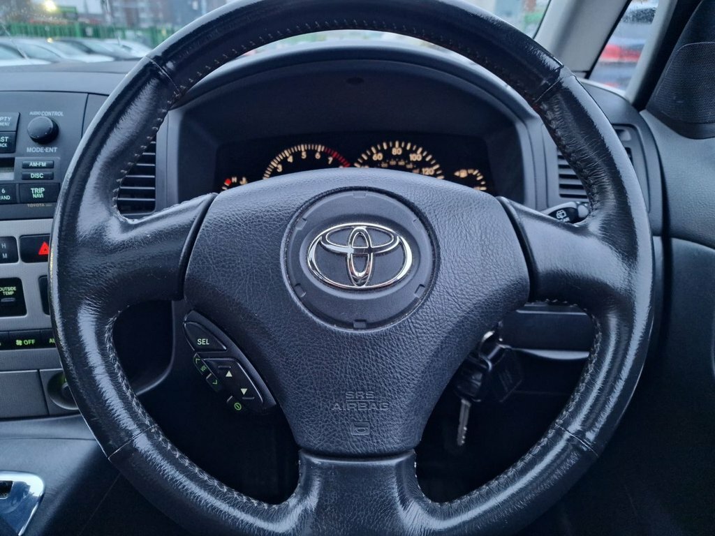 Toyota Corolla Verso  Red #10