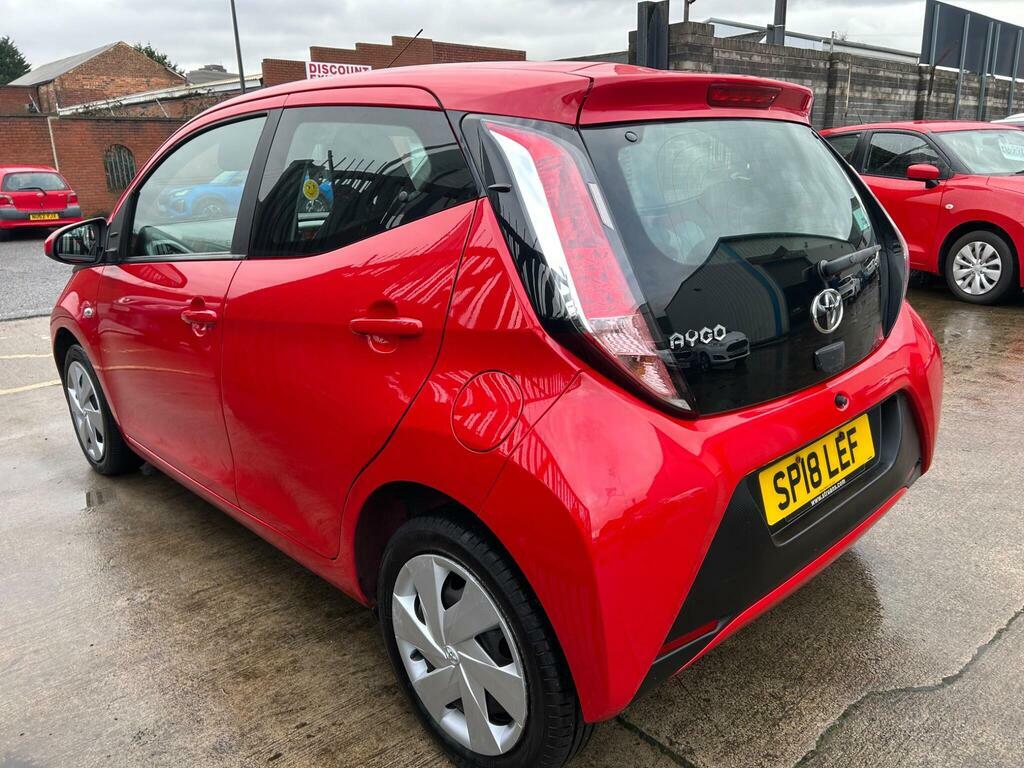 Toyota Aygo 1.0 Vvt-i X-play Euro 6 SP18LEF Red #4