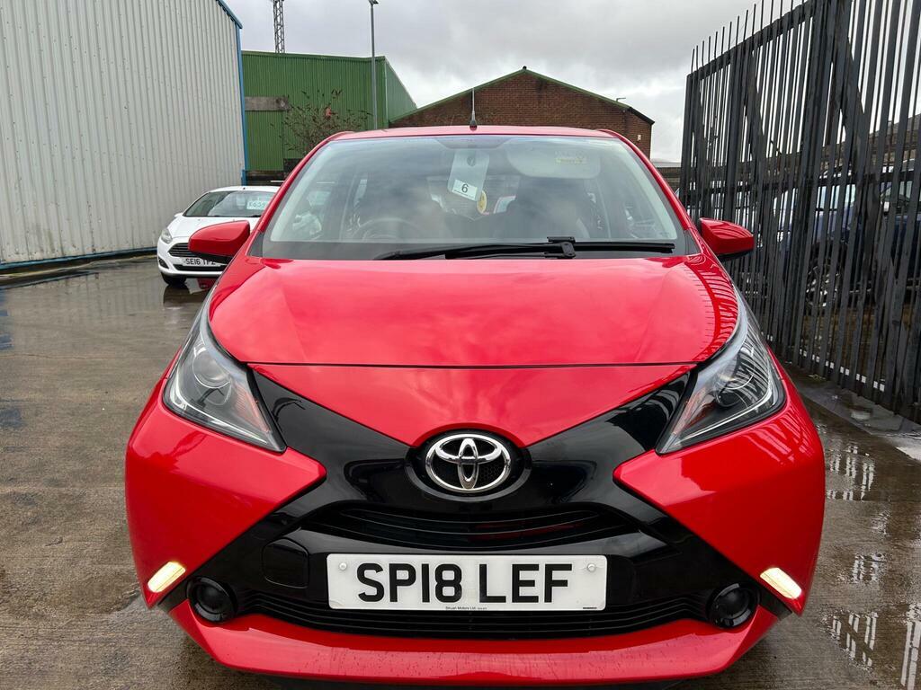 Toyota Aygo 1.0 Vvt-i X-play Euro 6 SP18LEF Red #2