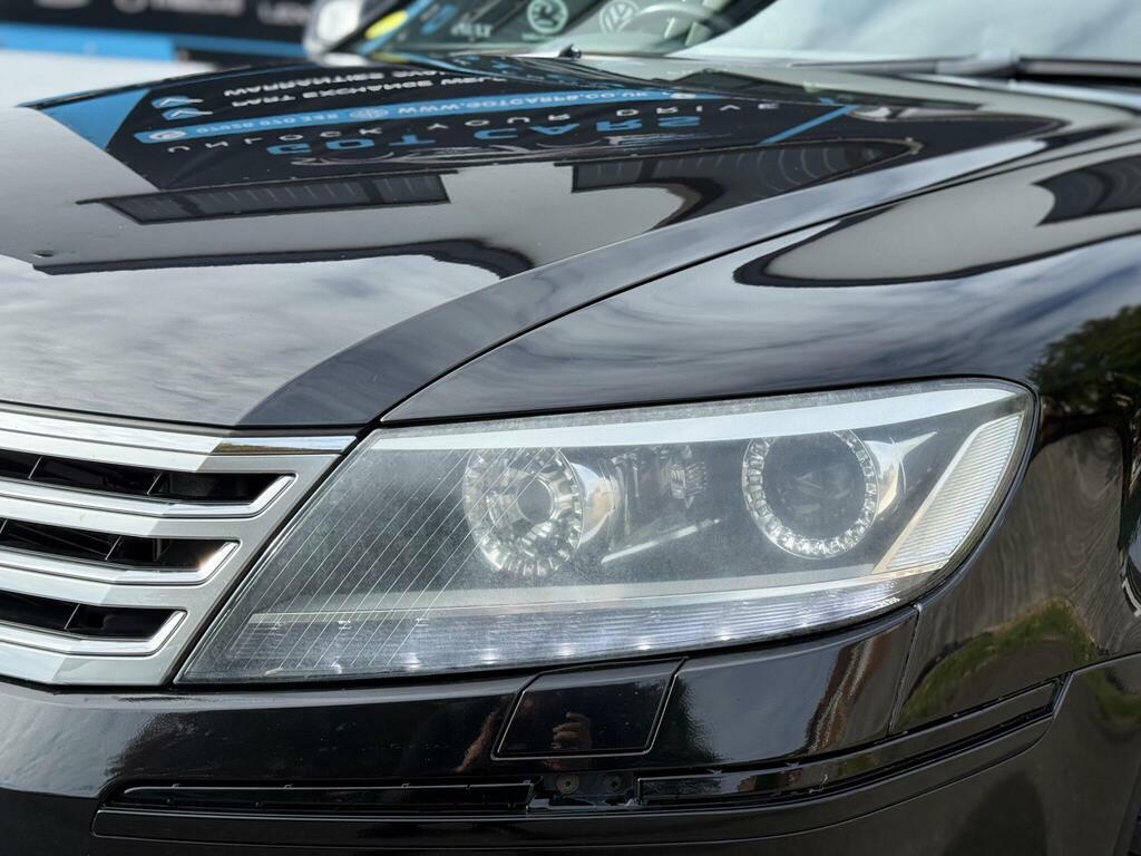 Volkswagen Phaeton Saloon Black #8