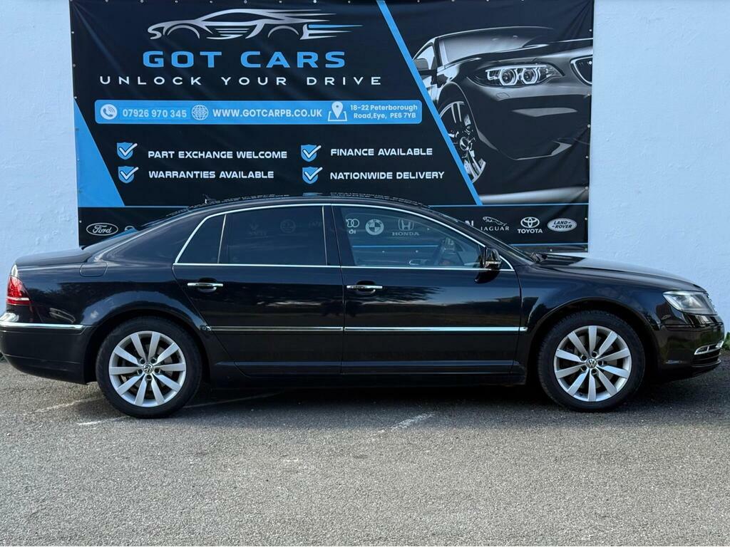 Volkswagen Phaeton Saloon Black #3