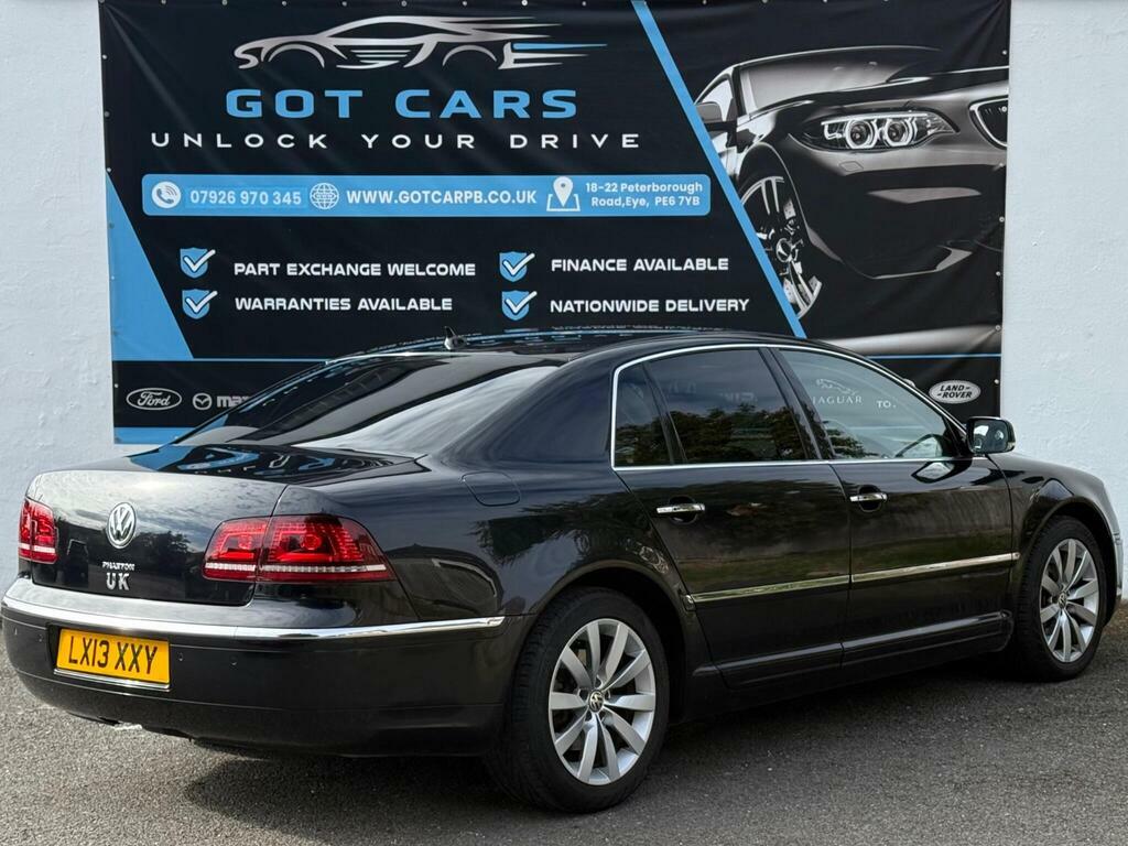 Volkswagen Phaeton Saloon Black #2