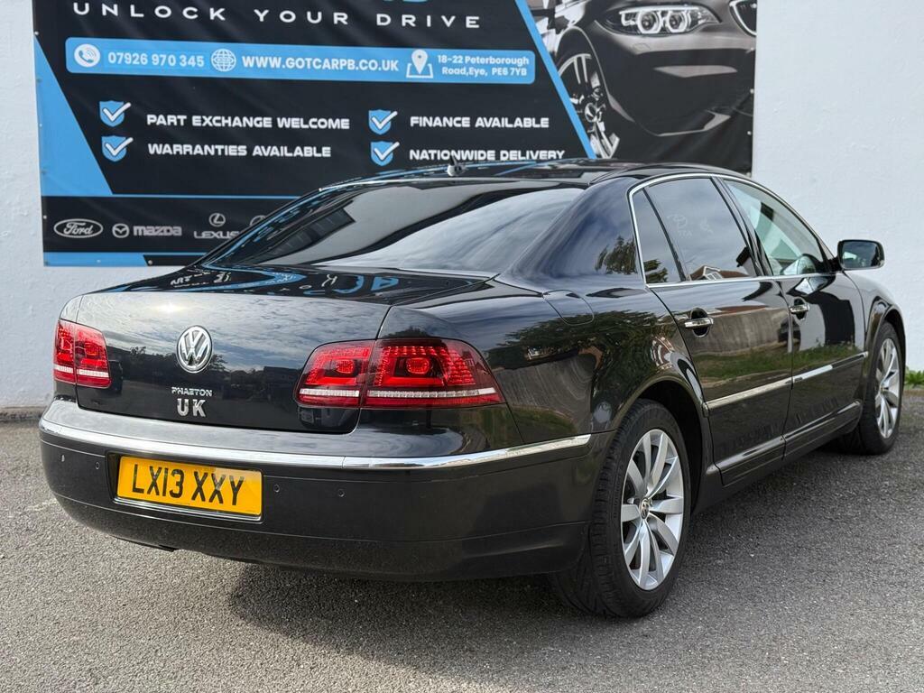 Volkswagen Phaeton Saloon Black #11