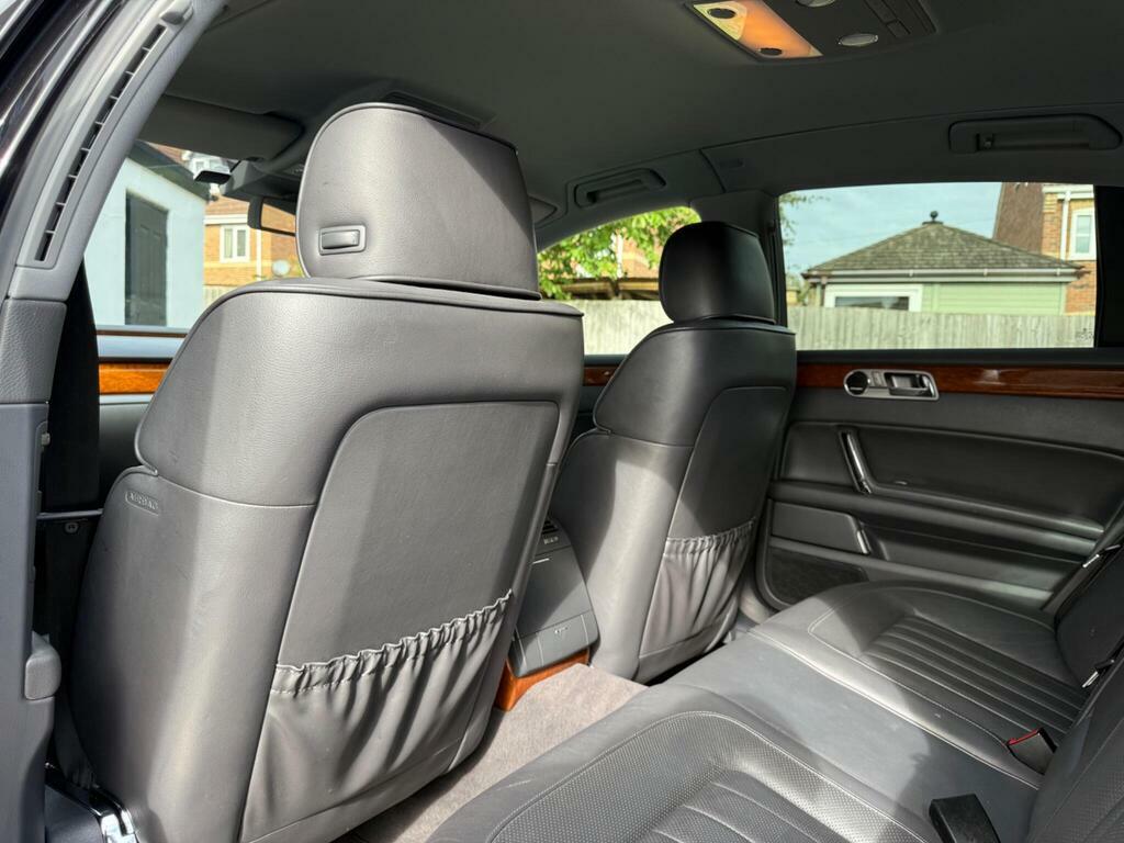 Volkswagen Phaeton Saloon Black #21