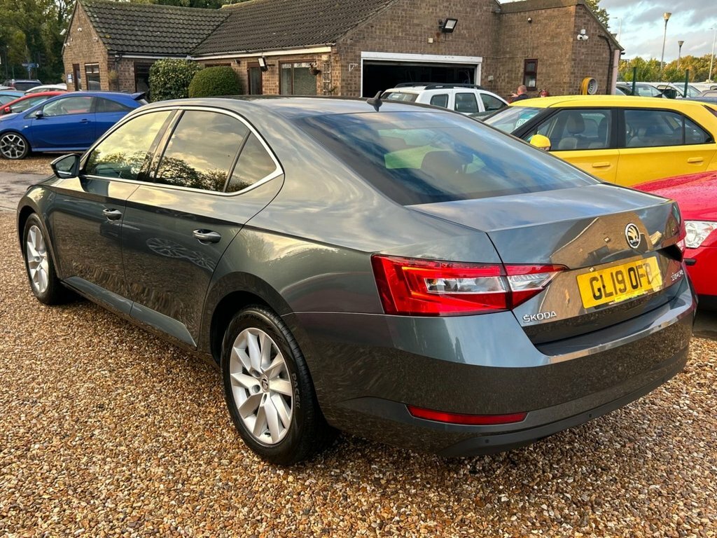 Skoda Superb 1.5 Tsi Act Se Technology Hatchback Man GL19OFB Grey #4